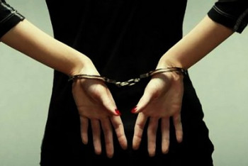 Фотография к новости: В аэропорту Алматы женщина пыталась провести исчезающих птиц в ручной клади