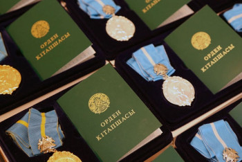 Фотография к новости: 2550 многодетных матерей в ЮКО награждены