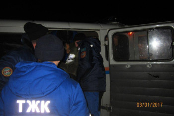 Фотография к новости: Почти 200 человек вызволили спасатели из снежных заносов на трассах Алматинской области