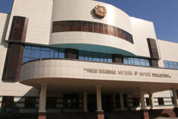 Фотография к новости: Директора Музея Первого Президента РК проводили на пенсию