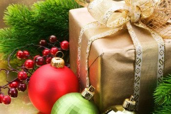 Фотография к новости: Как в предновогодней суете купить «правильные» подарки?