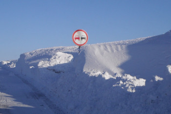 Фотография к новости: В Алматинской области 4 человека эвакуированы из снежного заноса