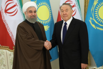 Фотография к новости: Нурсултан Назарбаев встретил Президента Ирана в Акорде