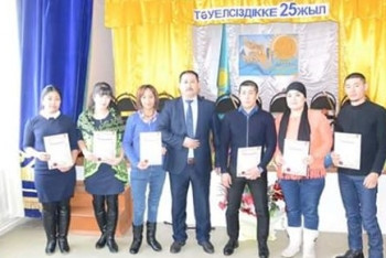 Фотография к новости: В ЗКО наградили экс-военрука, избившего десятиклассника