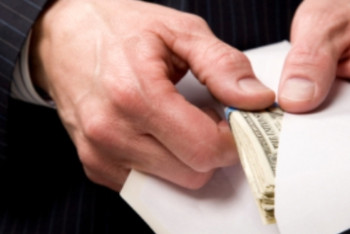 Фотография к новости: Задержаны госаудиторы счетного комитета и руководство «Казахавтодор» (ВИДЕО)