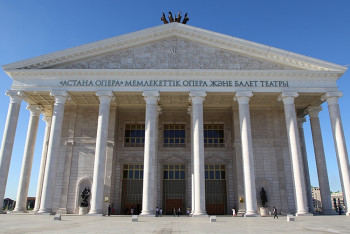 Фотография к новости: Нурсултан Назарбаев посетил праздничный концерт «Астана Опера»