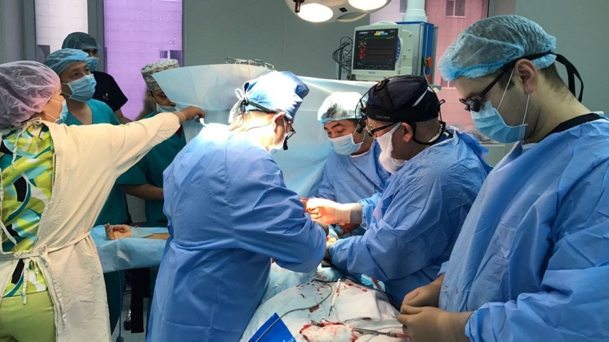 Врачи Актобе успешно трансплантировали печень