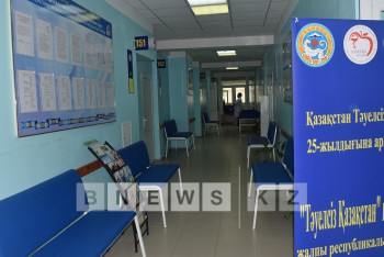 Фотография к новости: Завершающий прием врачей поезда «Тәуелсіз Қазақстан» совпал с открытием поликлиники в Алматы