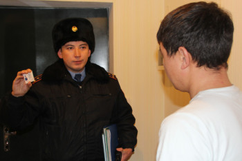 Фотография к новости: Столичные полицейские устанавливают доверительные отношения с жителями