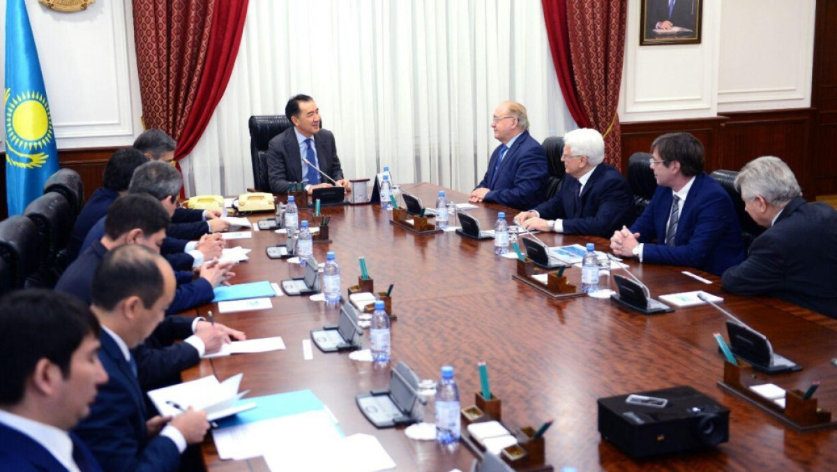 Премьер-министр РК и ректор МГУ обсудили сотрудничество в научной сфере