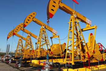 Фотография к новости: Цена нефти Brent превысила $57 впервые с июля 2015 года