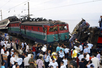 Фотография к новости: На Филиппинах столкнулись два поезда, есть пострадавшие