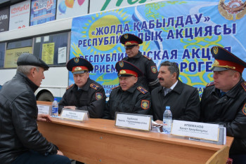 Фотография к новости: Более 10 дорожных знаков установили в СКО по итогам "Приемной на дороге" 