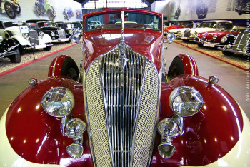 Фотография к новости: Выставка ретро-автомобилей проходит в Берлине