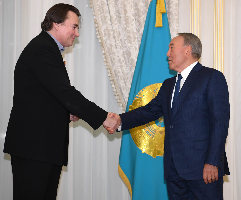 За что Нурсултан Назарбаев наградил Константина Эрнста орденом 