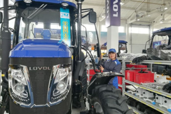 Фотография к новости: Производство китайских тракторов запустили в Костанае