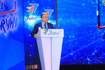 Даурен Абаев рассказал молодёжи о трёх качествах, необходимых для успешной карьеры