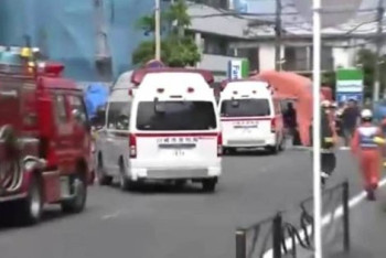 Фотография к новости: Мужчина, напавший с ножом на первоклассниц в Японии, скончался 