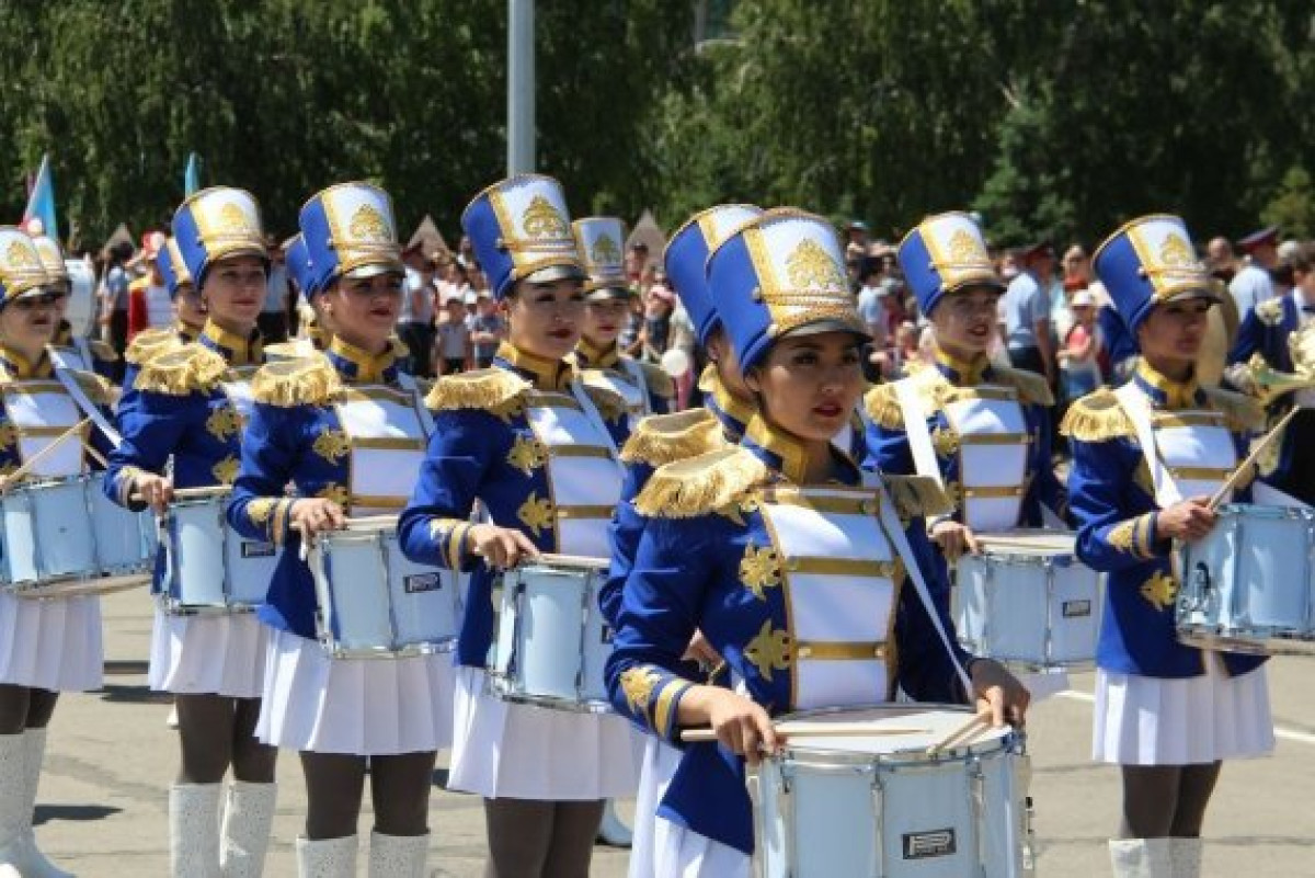 Почти 100 тысяч школьников и студентов пройдут по городам Казахстана 1 июня 