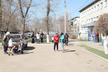 В Уральске депутаты поздравили детей в доме юношества «Шанырак»