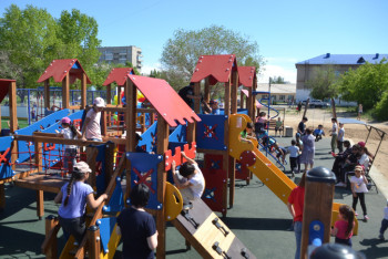 Фотография к новости:  Универсальную спортплощадку для детей презентовали в Семее