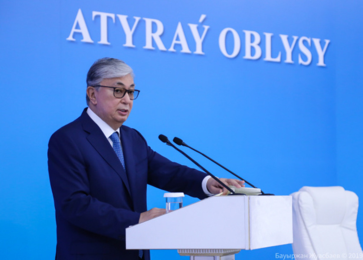 Токаев поручил решить вопрос с урегулированием зарплат казахстанских и иностранных работников