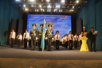 Праздничным концертом патриотических песен отметили День госсимволов в Талдыкоргане