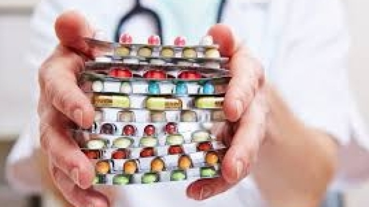 Врачи вынуждают пациентов покупать лекарства – Досаев о неудовольствии населения обеспечением лекарств