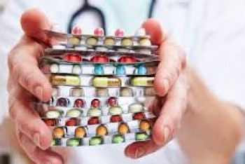 Фотография к новости: Врачи вынуждают пациентов покупать лекарства – Досаев о неудовольствии населения обеспечением лекарств