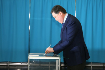 Фотография к новости: Премьер-министр РК проголосовал на выборах