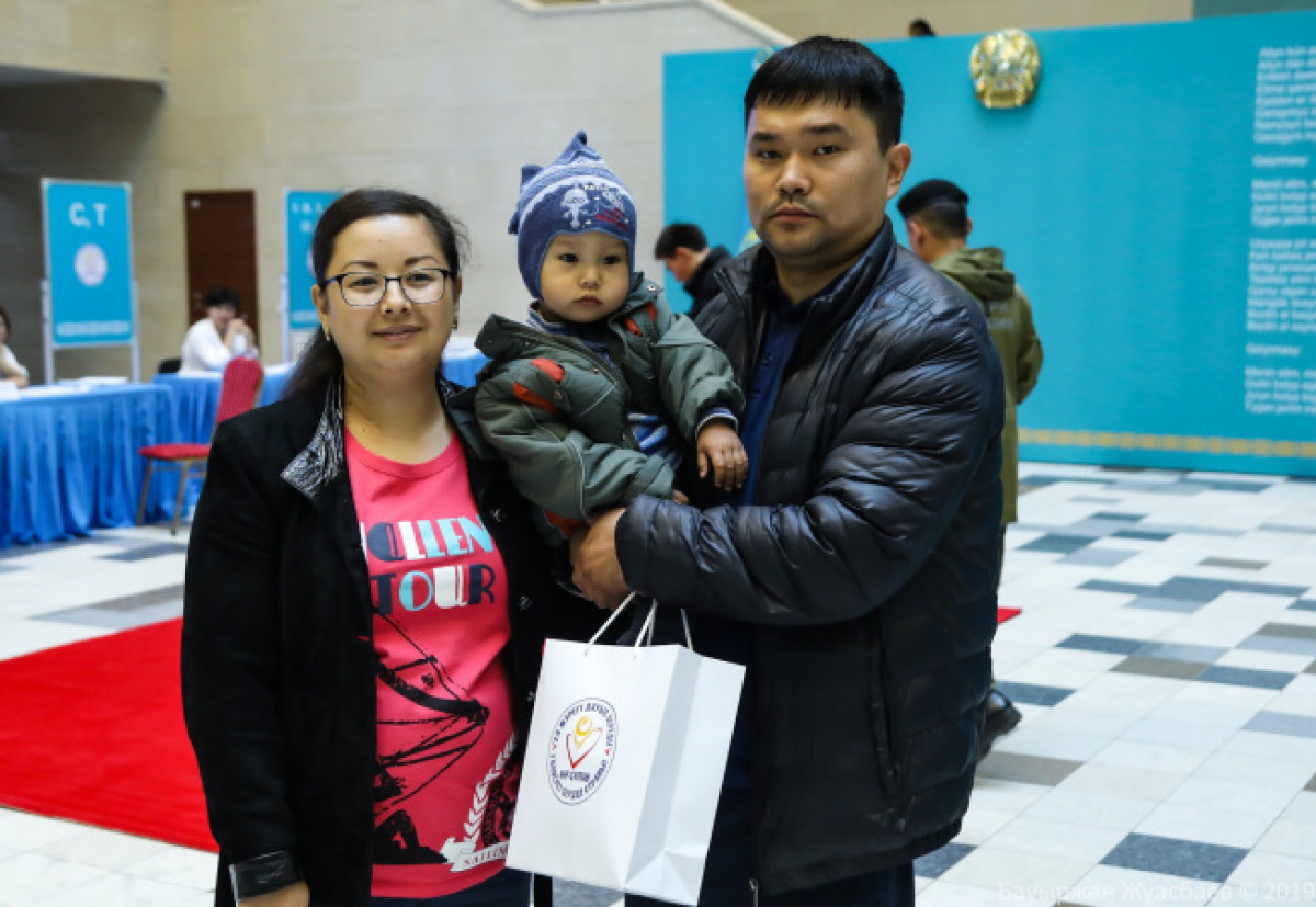 35% казахстанцев проголосовали на выборах к полудню