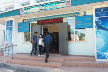 На избирательном участке в Актобе развернули ярмарку