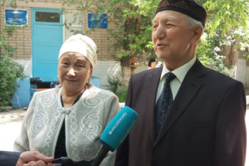 Бабушка и дедушка Димаша Кудайбергена проголосовали в Актобе