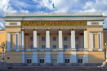 Токаев обозначил курс на заботу о молодёжи - эксперт