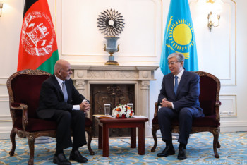 Фотография к новости: Глава государства провел встречу с президентом Афганистана