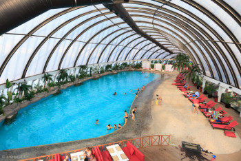 В отношении руководства пляжного клуба в ТРЦ "Хан Шатыр" завели уголовное дело