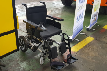 Первую инвалидную коляску казахстанского производства презентовали Премьер-министру РК