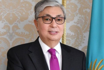 Фотография к новости: Касым-Жомарт Токаев поздравил медработников