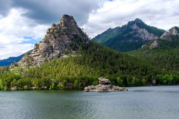 Фотография к новости: Фестиваль по скалолазанию "Бурабай-2019"  прошел в Акмолинской области