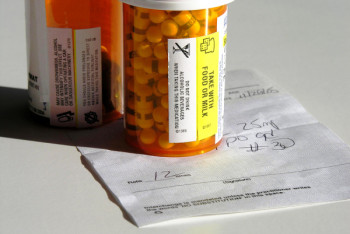 Фотография к новости: К чему может привести бесконтрольный прием лекарств, рассказал Биртанов