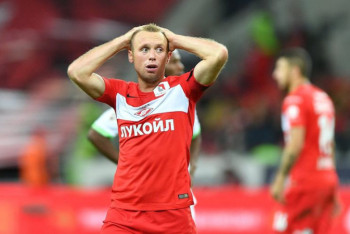 Фотография к новости: "Спартак" разорвал контракт с Денисом Глушаковым