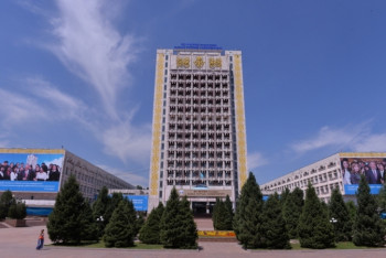 Фотография к новости: КазНУ им. аль-Фараби вошел в топ-210 лучших вузов мира