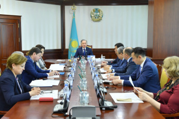 Фотография к новости: Нурлан Нигматулин провел заседание Бюро Мажилиса