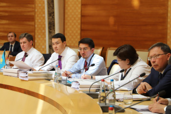 Фотография к новости: Алихан Смаилов принял участие в обсуждении таможенного законодательства ЕАЭС