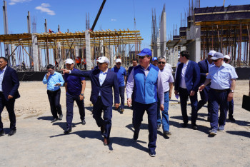 Фотография к новости: Мамин проинспектировал главные стройплощадки Туркестана и Шымкента