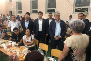 Фотография к новости: Токаев встретился с жителями Арыси