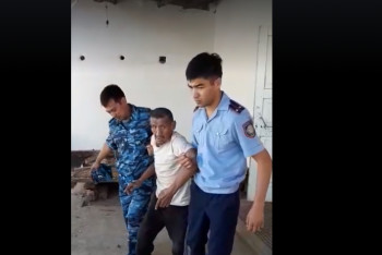 Фотография к новости: Мужчину в Арыси спасли полицейские при разрушении дома