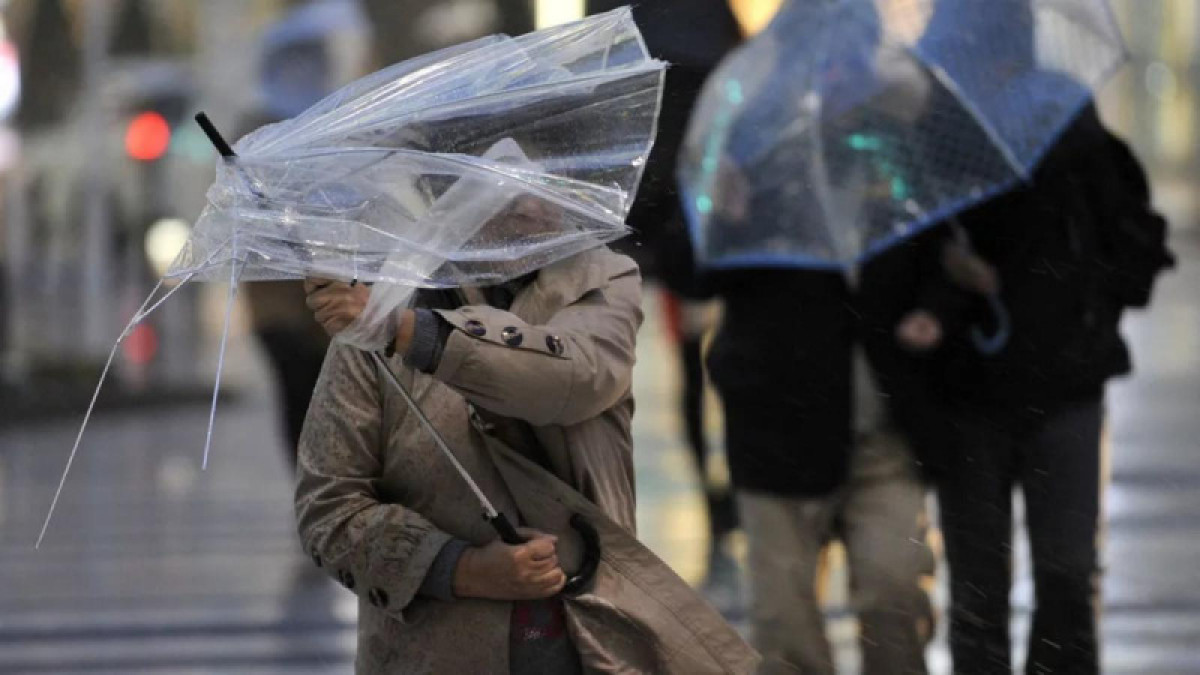 "Казгидромет" объявил штормовое предупреждение в шести регионах РК