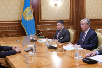 Фотография к новости: Токаев принял председателя совета директоров DP World 