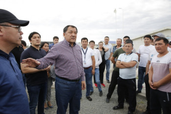 Фотография к новости: Нурлан Ногаев руководству ТШО: Условия труда должны быть равными для всех